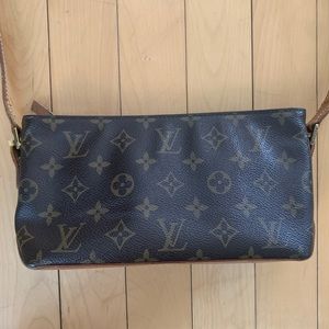 Louis Vuitton Trotteur Crossbody Bag